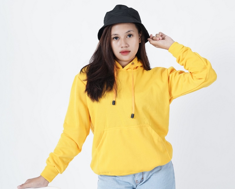 Hoodie dengan berbagai pilihan warna bisa untuk laki-laki dan perempuan