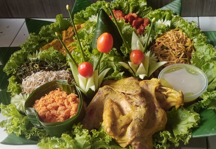 Tumpeng di Rizky Cetering, dengan harga ramah di kantong