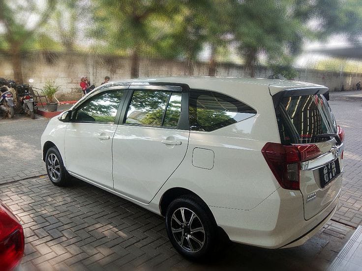 Ilustrasi memanasi mesin mobil matic.