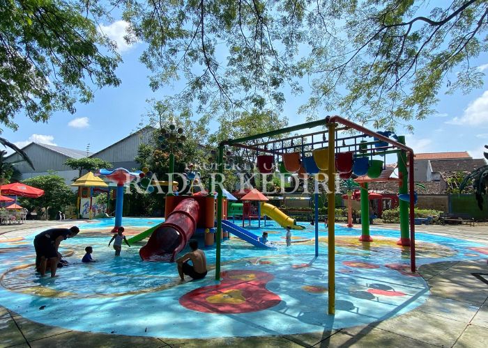 KUNJUNGAN MELONJAK: Salah satu spot wisata air di Kota Kediri yang jadi idola wisatawan ketika ke Kota Kediri.