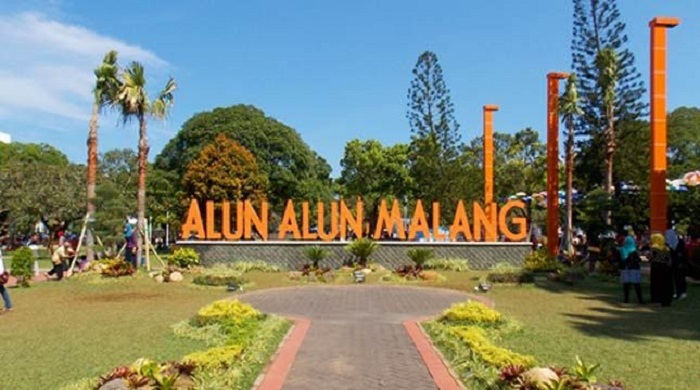 Alun-alun Malang jadi destinasi wisata di Kota Malang.