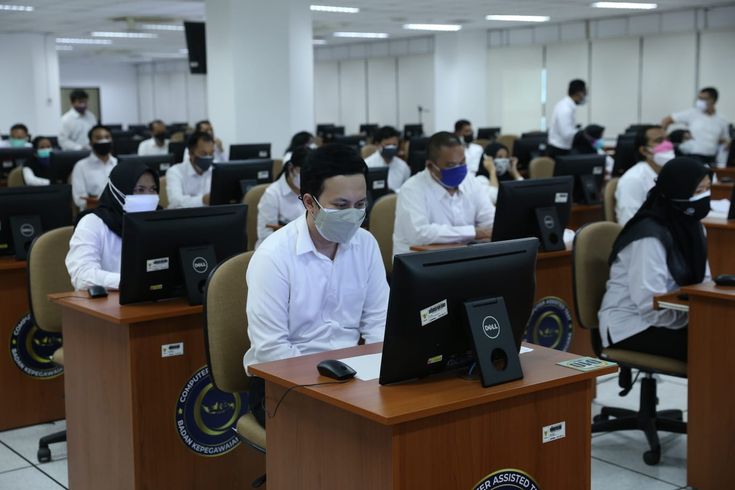 Ilustrasi foto berita tentang tenaga honorer yang sedang ikut tes PPPK.