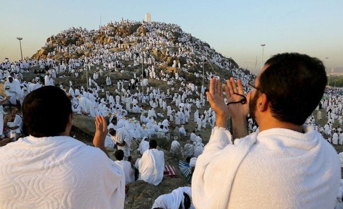 Ilustrasi ibadah haji di Arafah, Makkah.