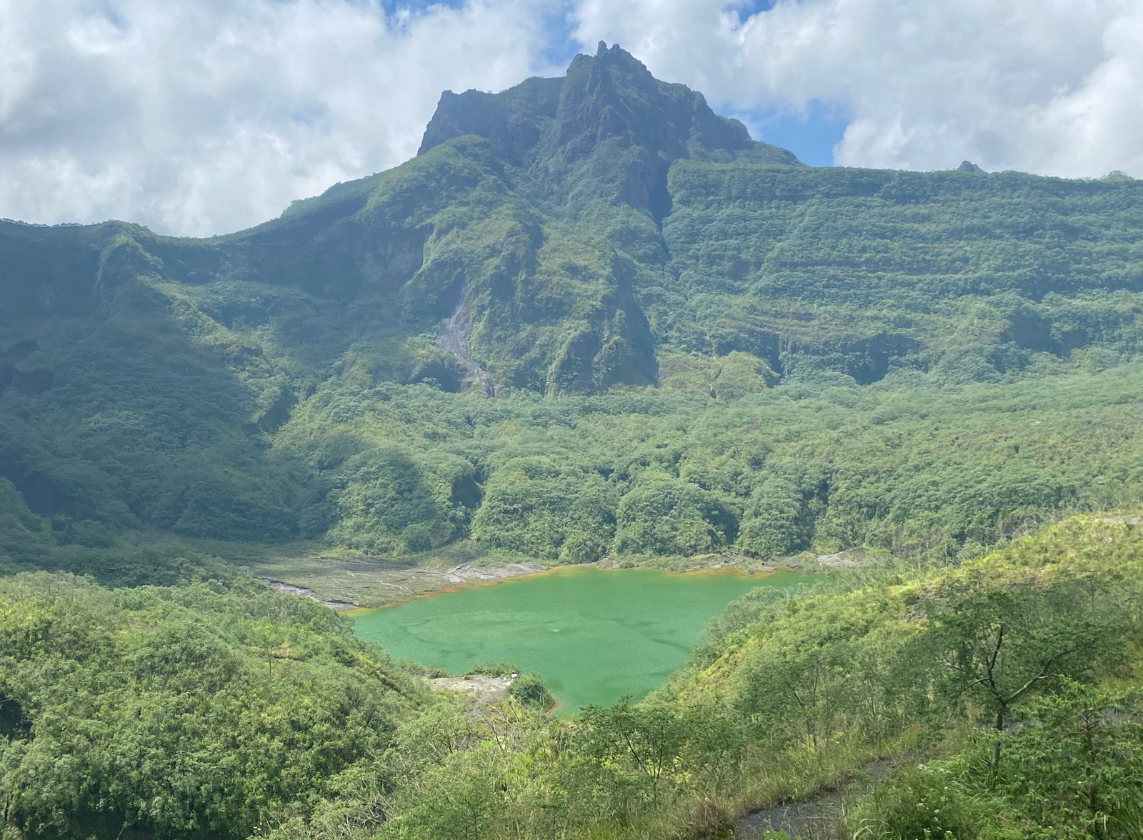 Wisata Gunung Kelud di Kabupaten Kediri.