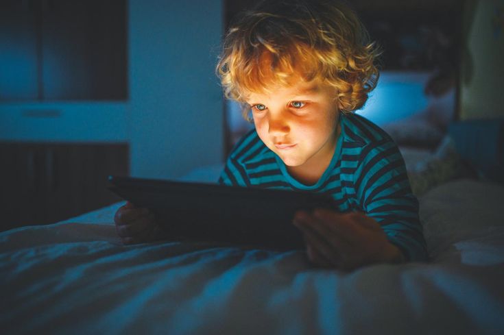 Ilustrasi Anak Kecanduan ScreenTime