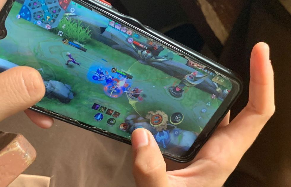 Foto : Ekstrakurikuler Mobile legends di Surabaya ( PInterest )
