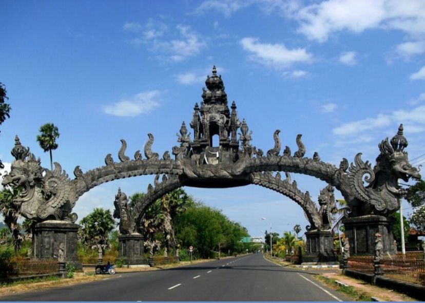 Ikon tugu di Gilimanuk, Bali.