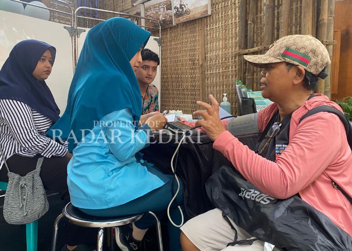 GRATIS: Perawat SKK memberikan pelayanan terbaik untuk pengunjung Kuno Kini Fest 2025.