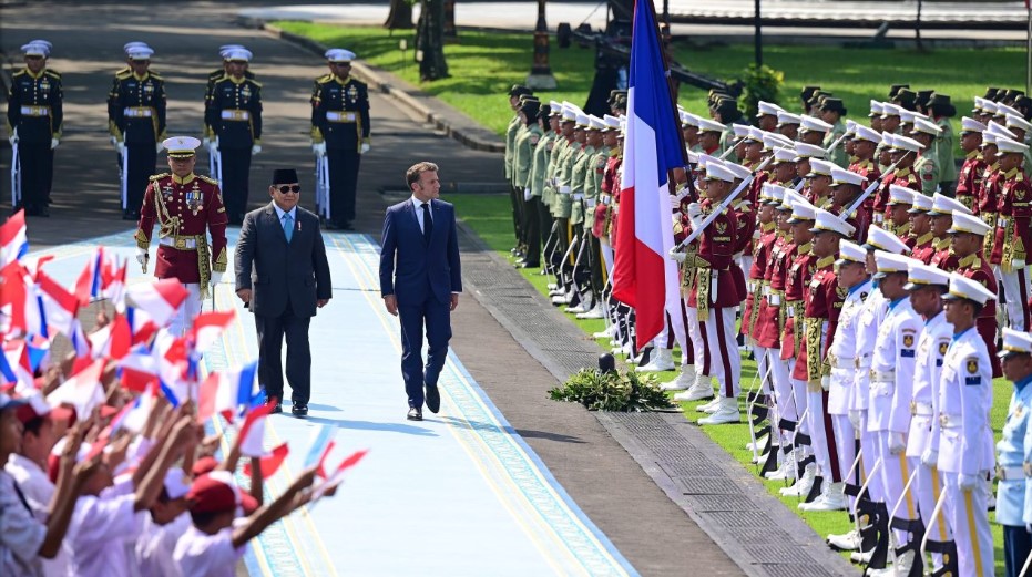 Presiden Prabowo bersama Presiden Emmanuel Macron