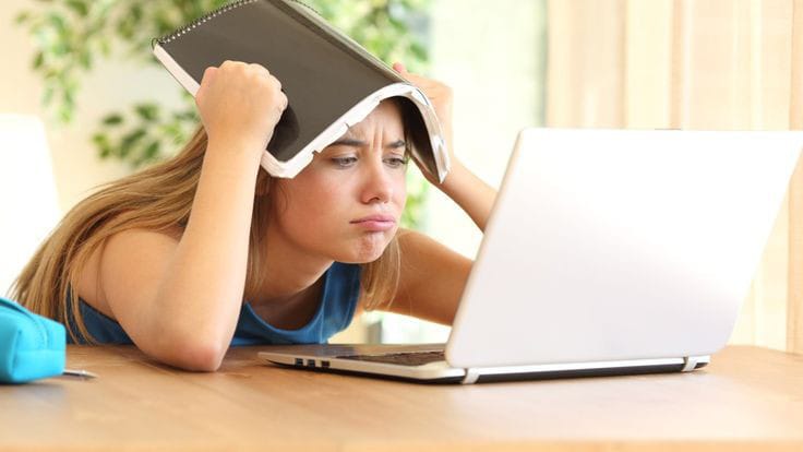 Iustrasi seseorang self diagnose