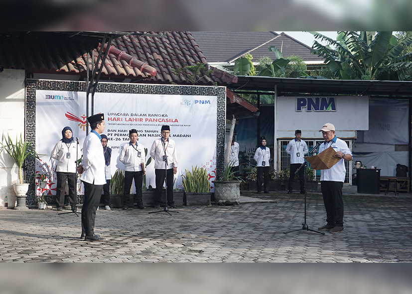 PNM Cabang Kediri menggelar upacara peringatan Hari Lahir Pancasila.
