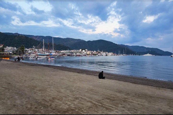 Ilustrasi pantai marmaris, Turki
