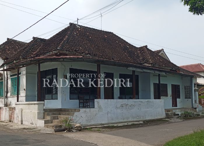 LAWAS: Rumah Limasan model lama di Kecamatan Banyakan.