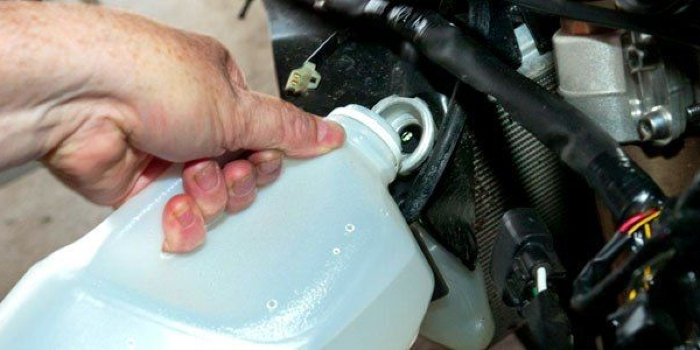 Tangki Radiator Cadangan Pada Motor