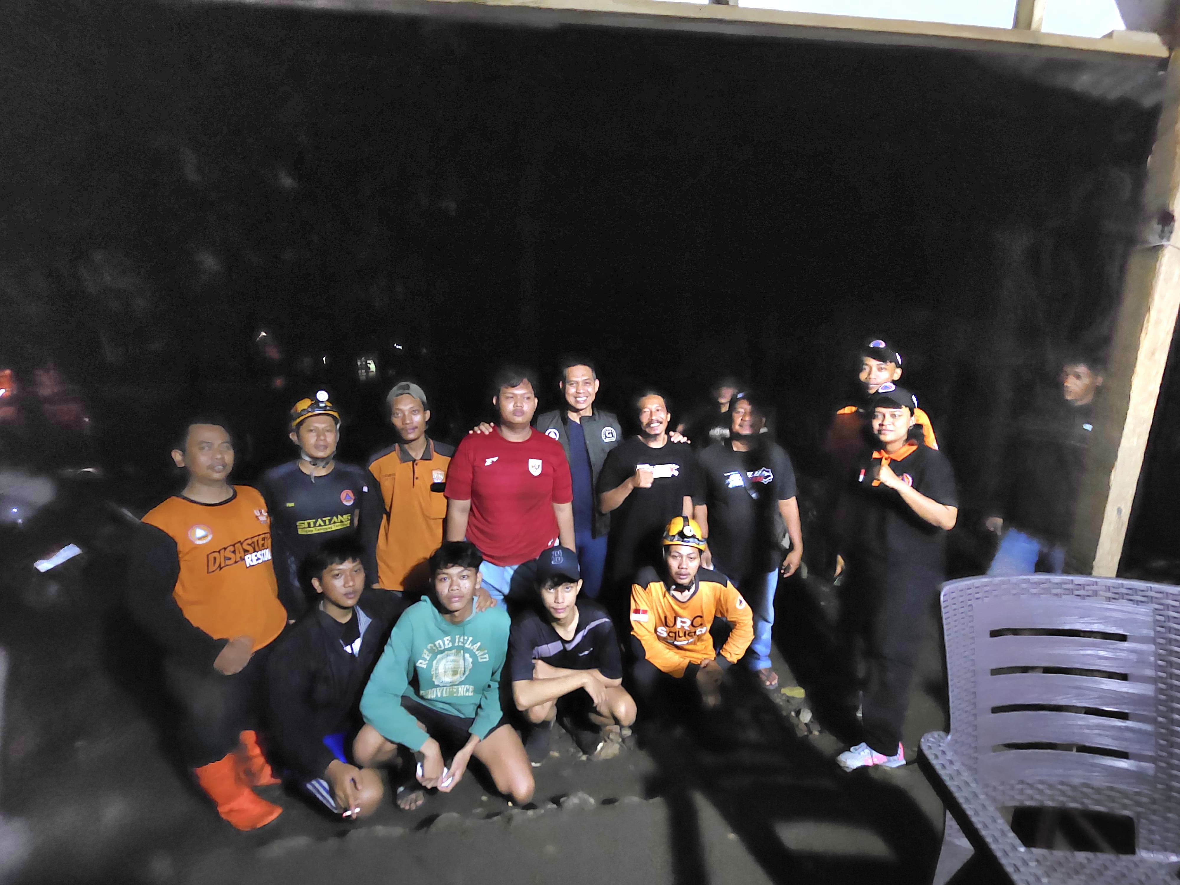 Tim BPBD Kota Kediri berhasil menyelamatkan pendaki terkilir di Gunung Klotok.