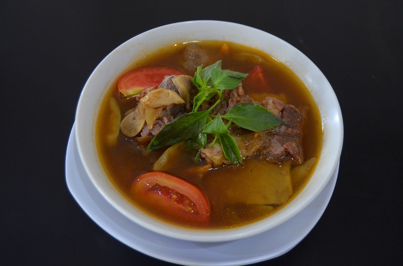 Olahan iga sapi menjadi asem-asem