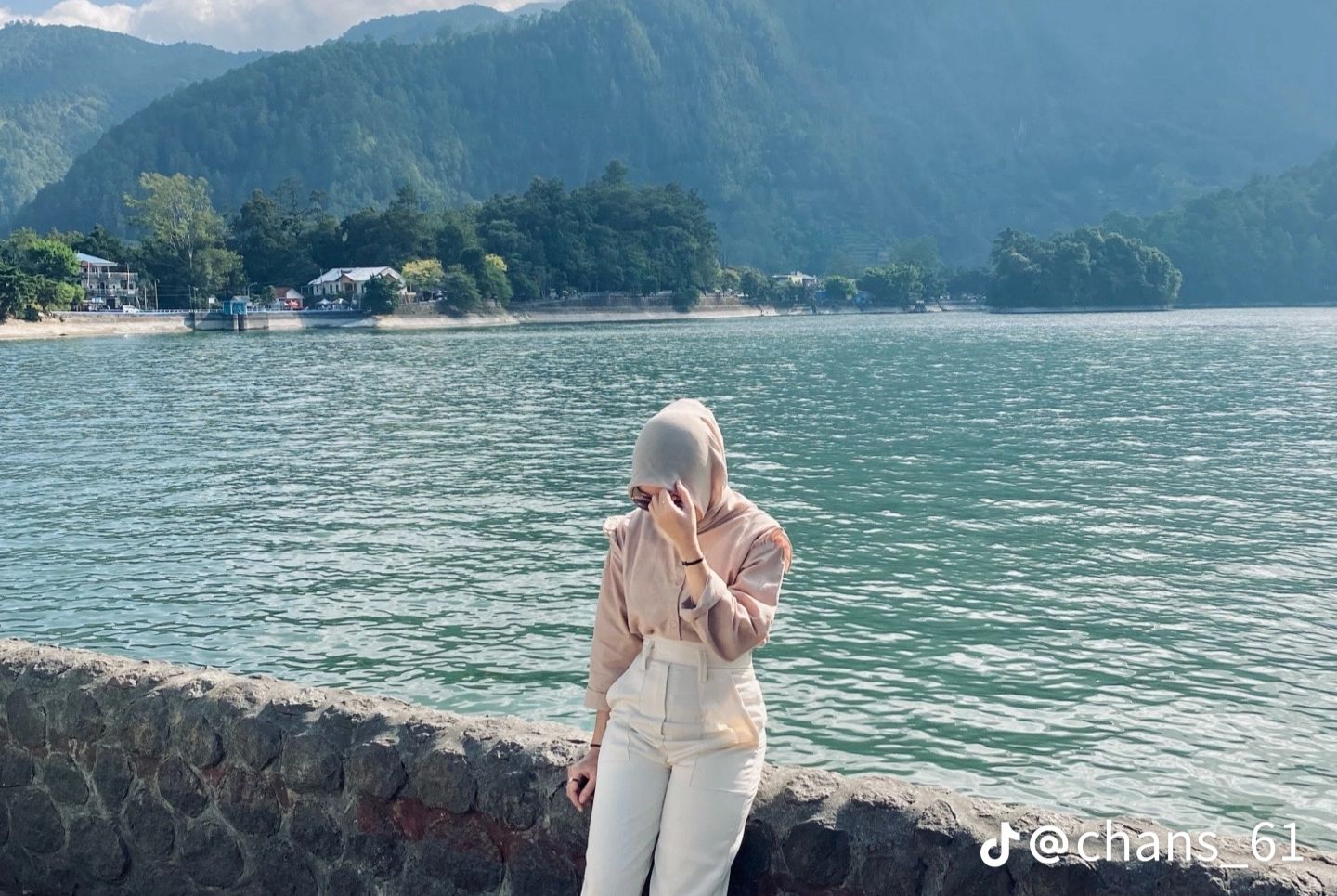 Telaga Sarangan Magetan jadi salah satu destinasi wisata hits di Magetan.