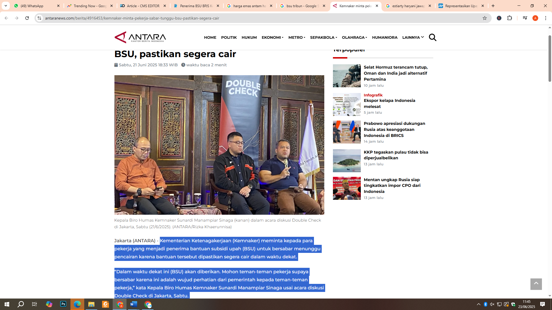 Kepala Biro Humas Kemnaker Sunardi Manampiar Sinaga (kanan) dalam acara diskusi Double Check di Jakarta, Sabtu (21/6/2025).