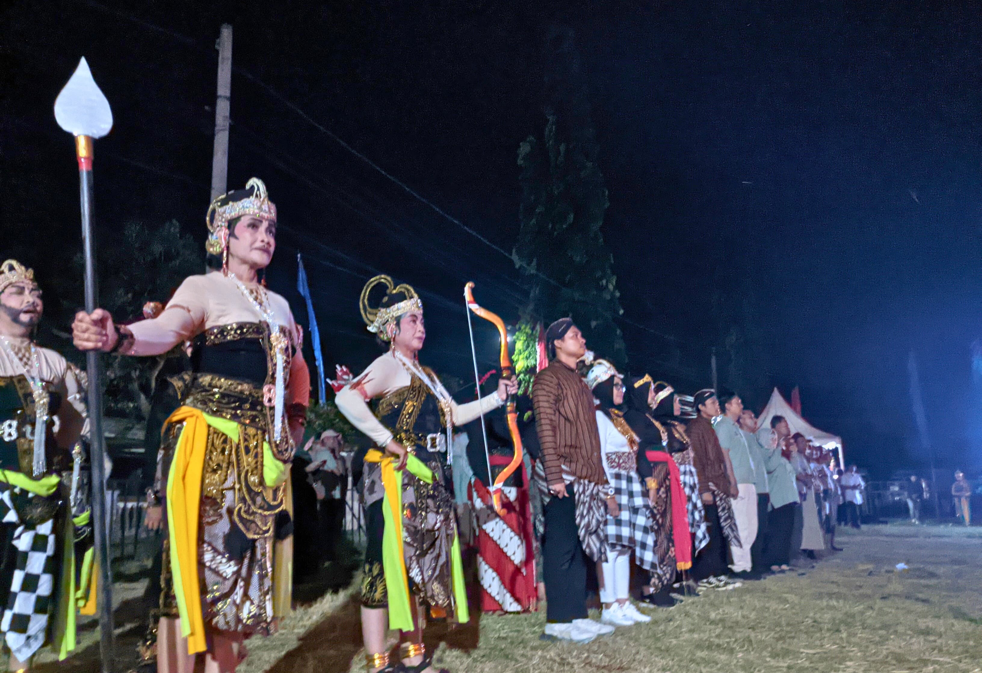 Kampanye Anti Narkoba Dibungkus Budaya, Warga Kediri Tampil dengan Kostum yang Unik