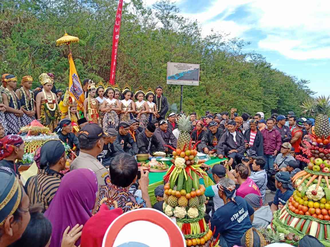 Larung Sesaji