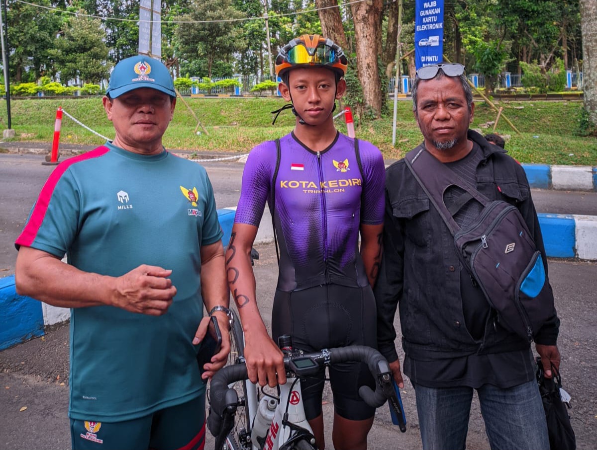 Atlet Cabor Triathlon Sumbang Medali Perak untuk Kota Kediri di Ajang Porprov Jatim 2025.