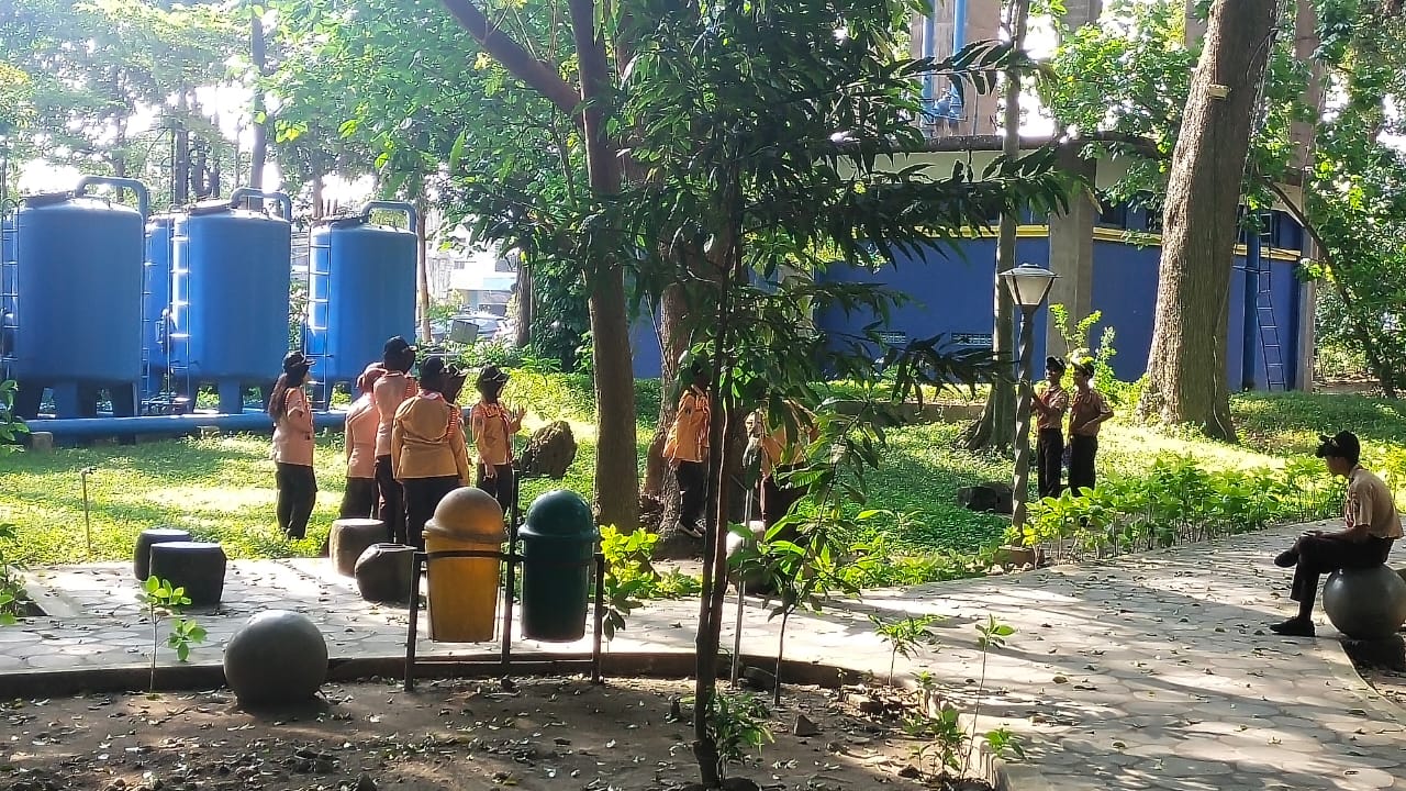 SISWA SMK PAWYATAN DAHA 2 Membuat Konten UNTUK MPLS DI HUTAN JOYOBOYO