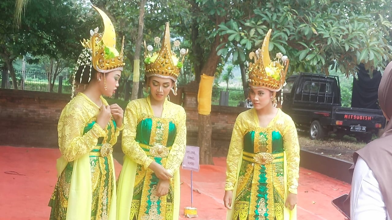 tarian tradisonal cunduk munur