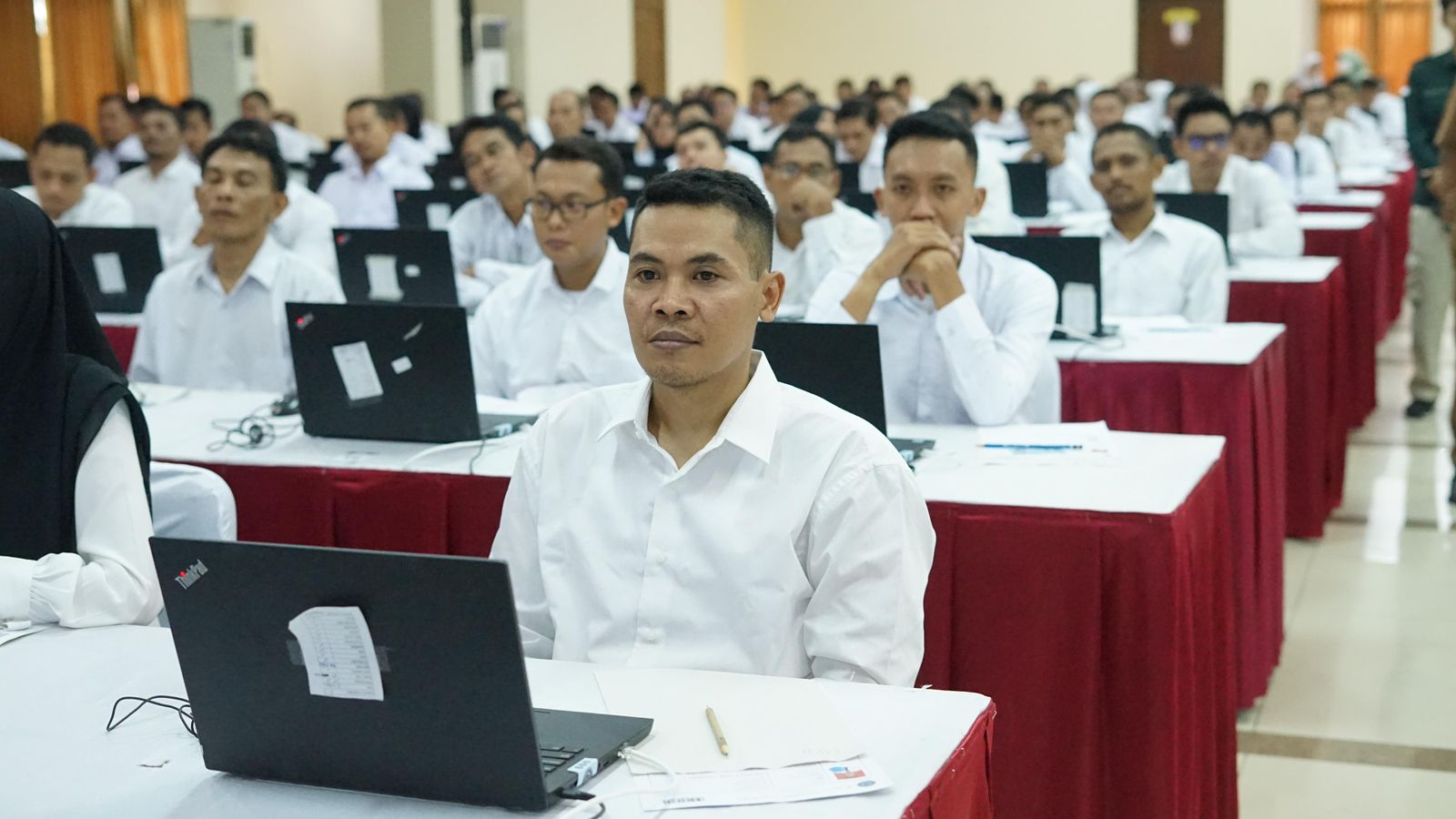 Honorer Kediri saat menjalani tes di Madiun. Begini nasib honorer R4 tanpa kode L.