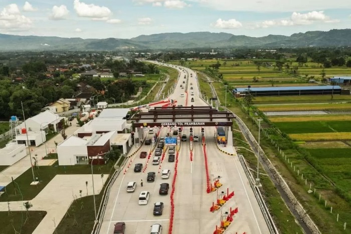 Tol Klaten&ndash;Prambanan yang merupakan bagian dari ruas Tol Jogja&ndash;Solo masih bisa dinikmati secara gratis. 