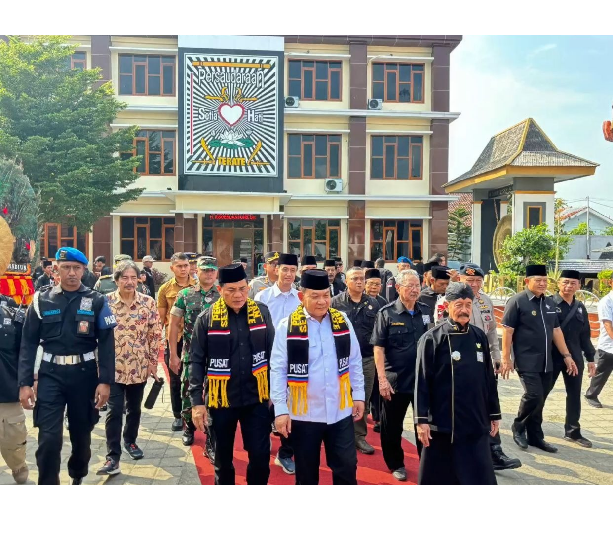 Penasihat Presiden Resmi Jadi Warga PSHT, Latihan Privat Langsung Dibimbing Ketua Umum