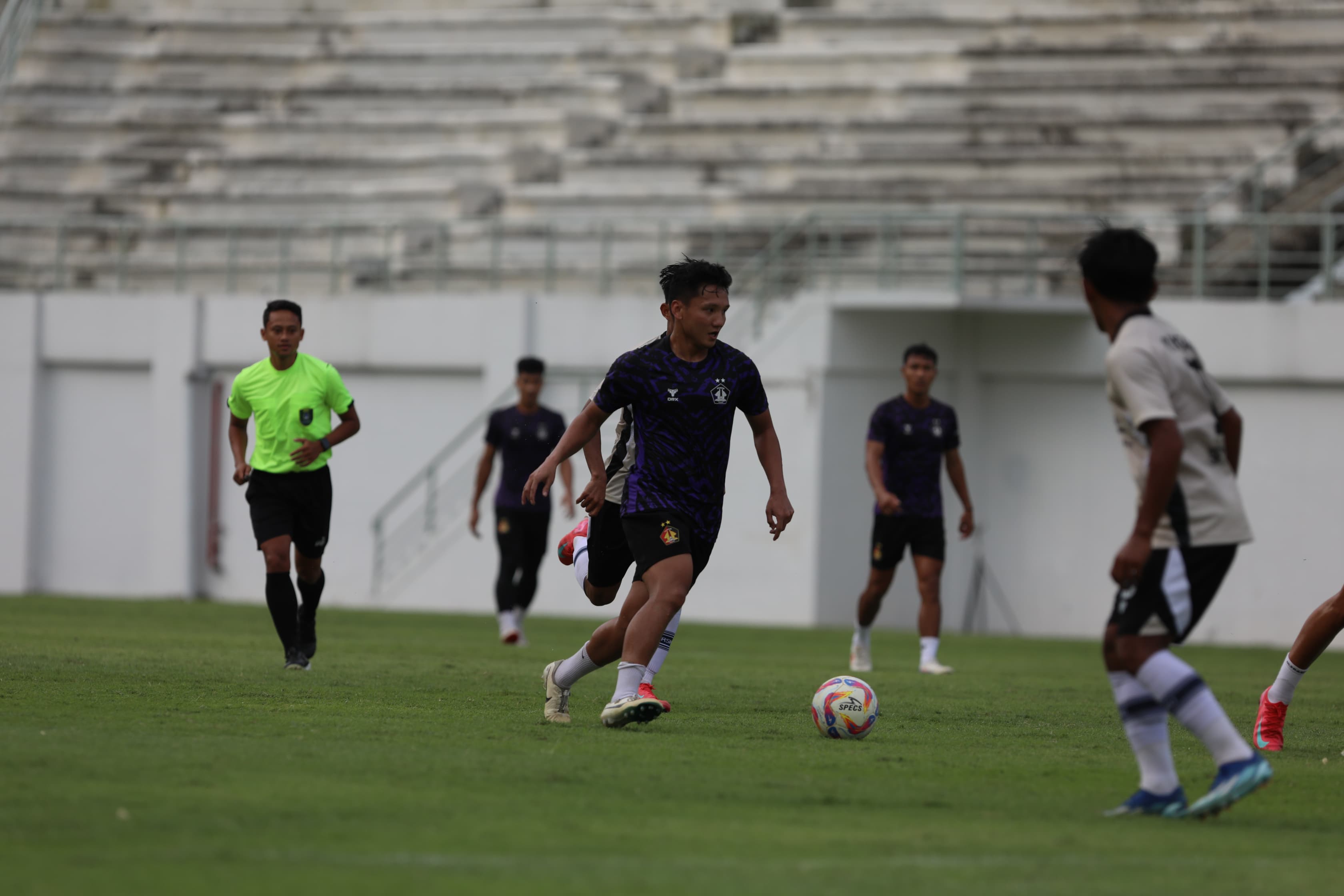 Syahrian Abimanyu saat latihan bersama Persik Kediri.
