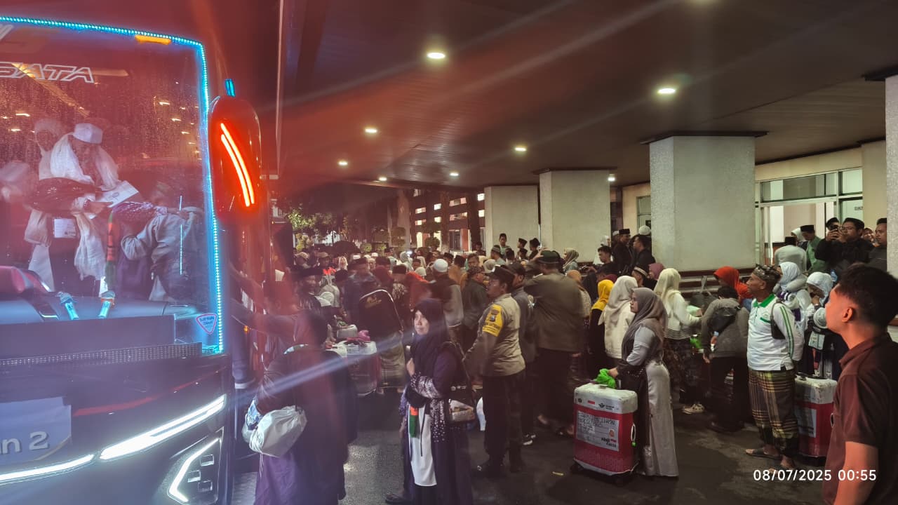LANCAR: Jemaah haji asal Kabupaten Kediri tiba di Bumi Panjalu.