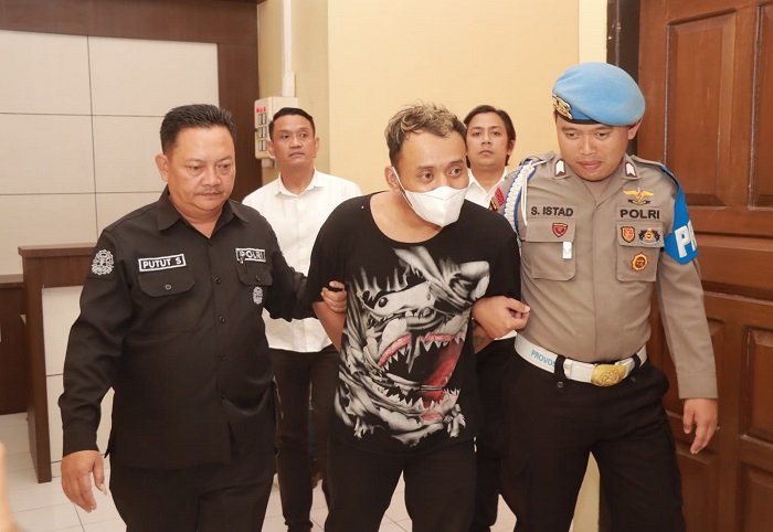 Choirul Huda, pria asal Kabupaten Kediri, yang diamankan tim gabungan dari Polres Blitar, Polres Kediri, dan Polda Jawa Tengah.