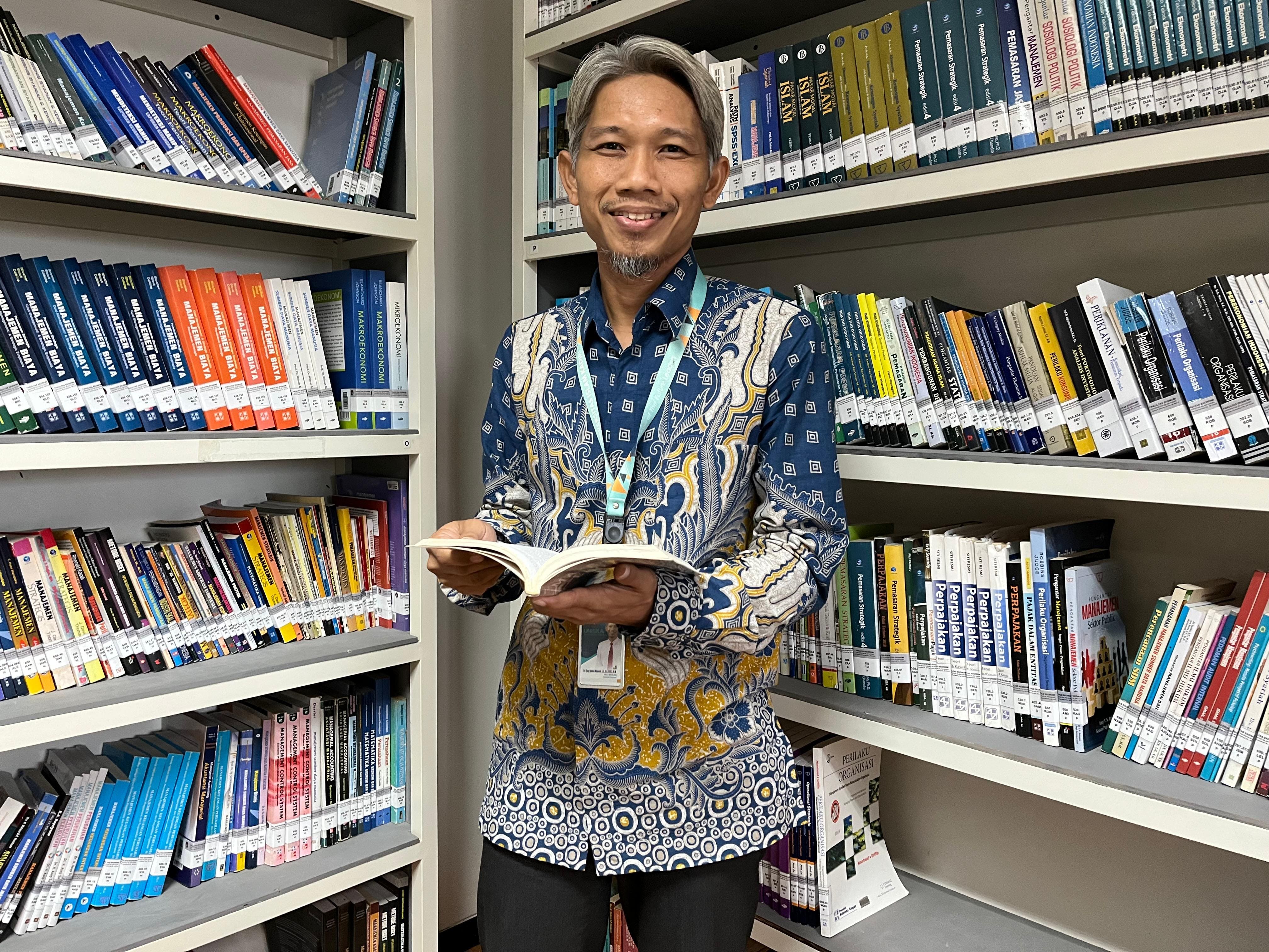 Dekan Fakultas Ekonomi Uniska Kediri Dr. Ujang Syahrul Mubarok, S.S., S.E., M.Si., M.M