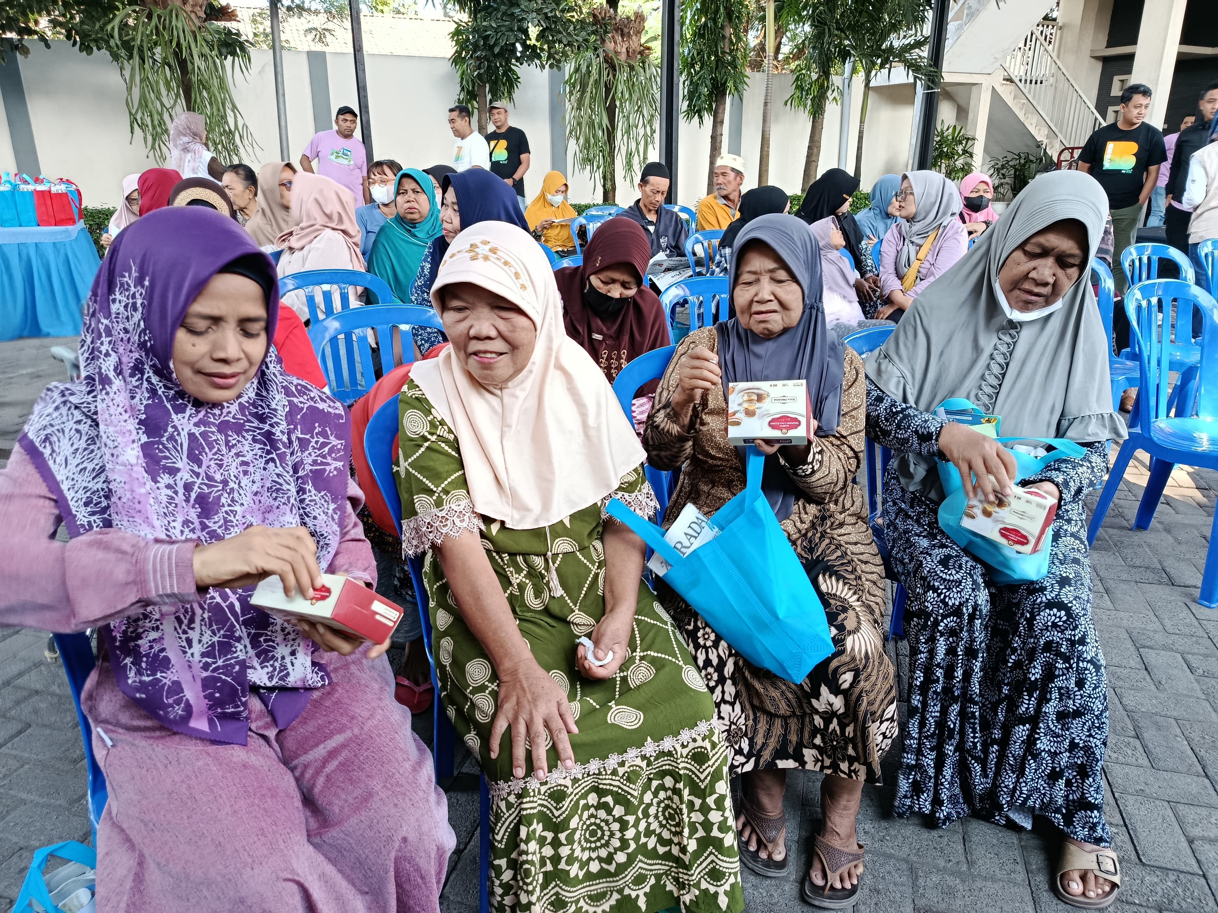 Bakpia Lima Simpang Lima Berbagi Paket Produk Di HUT Radar Kediri Ke-26