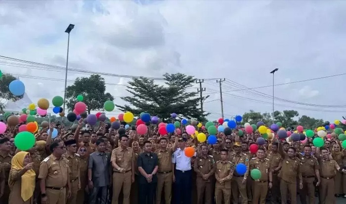 Momen pelantikan PPPK gelombang I Kabupaten Batang Hari, Jambi, Senin (14/7/2025).