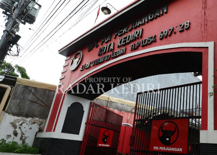 PERGANTUAN KETUA FRAKSI: Kantor PDI P di Kota Kediri.