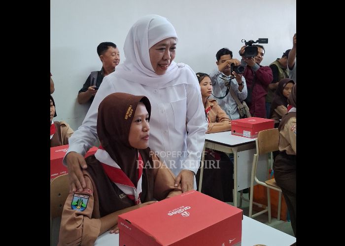 Gubernur Jatim Khofifah mengunjungi Sekolah Rakyat Menengah Akhir (SRMA) di Kediri.