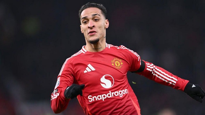 Gambar : Antony: Pemain sayap Manchester United dipinjamkan ke Real Betis  by BBC Sport