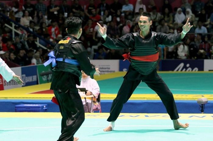 Pertandingan pencak silat.