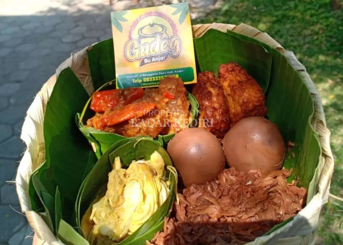 Gudeg Bu Anjar.