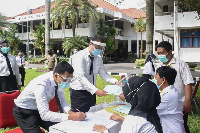 Honorer kategori R1 hingga R5 yang masuk database Badan Kepegawaian Negara (BKN) dan mengikuti seleksi, punya peluang besar jadi PPPK.