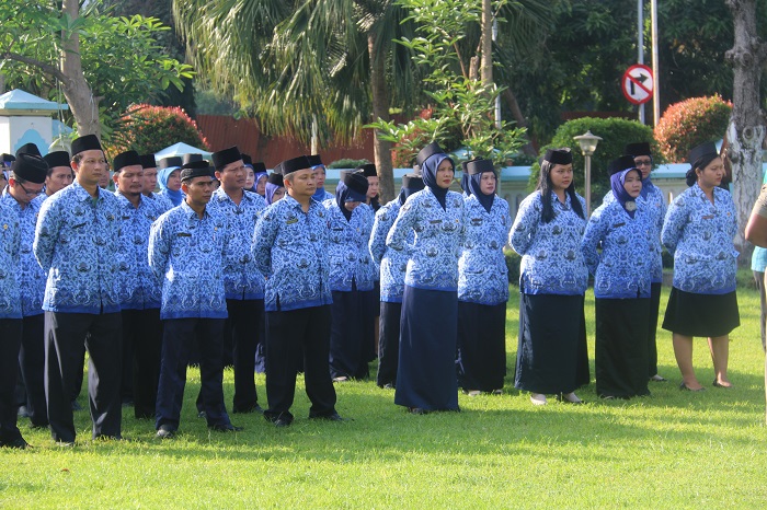 Selain menerima kenaikan gaji pokok 8 persen, pemerintah juga resmi mengucurkan tambahan tunjangan kuota internet.