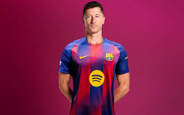 Lewandowski | Ficha del jugador 25/26 | Delantero | Canal Oficial FC Barcelona