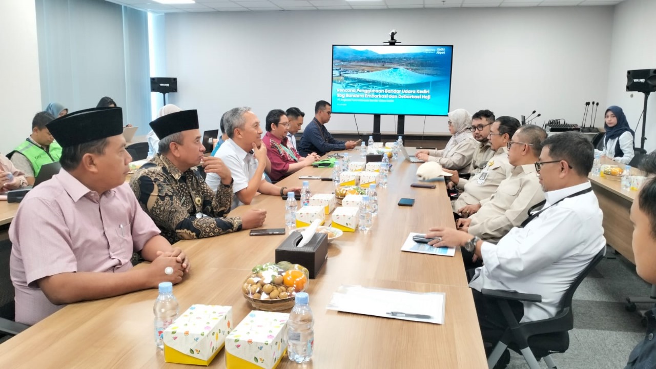 Manajemen PT SDhI dan BP Haji melakukan rapat membahas rencana penerbangan haji tahun depan.