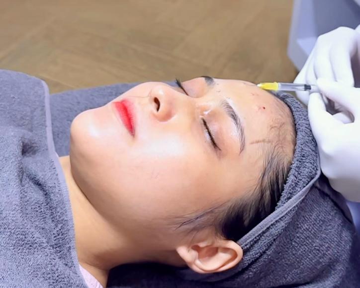 Booster DNA Salmon atau Vitamin Hyaluronic Acid, Mana Yang Lebih Efisien Untuk Anti Aging Kulit? Ini Kata Dokter