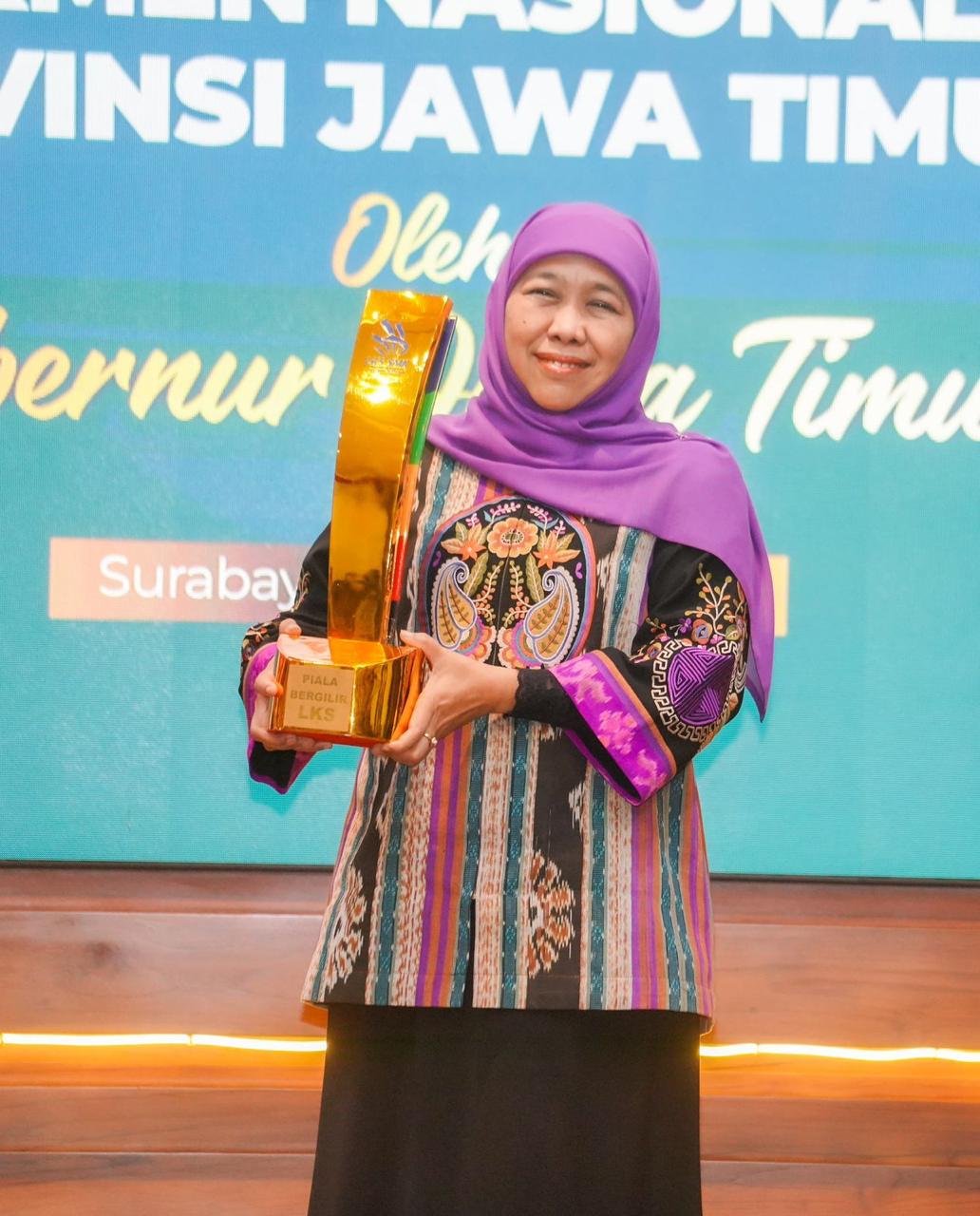 Gubernur Jawa Timur Khofifah Indar Parawansa Berikan Bonus untuk Semua Kontingen