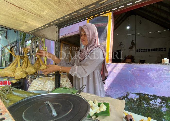 TAK TERDAFTAR: Pedagang di Kediri termasuk pekerja tidak menerimaupah.