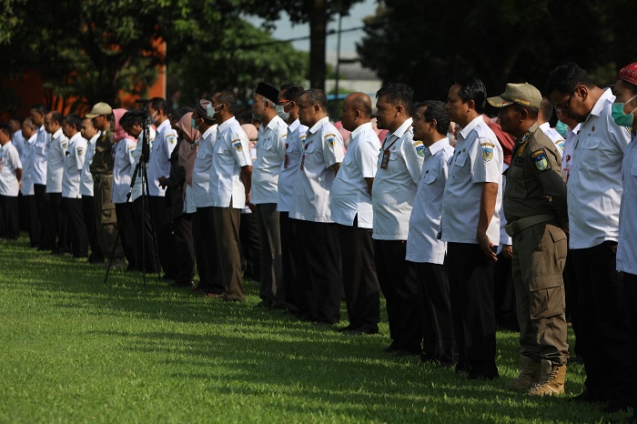 Pemerintah memastikan hak para pensiunan Pegawai Negeri Sipil (PNS) tetap aman.