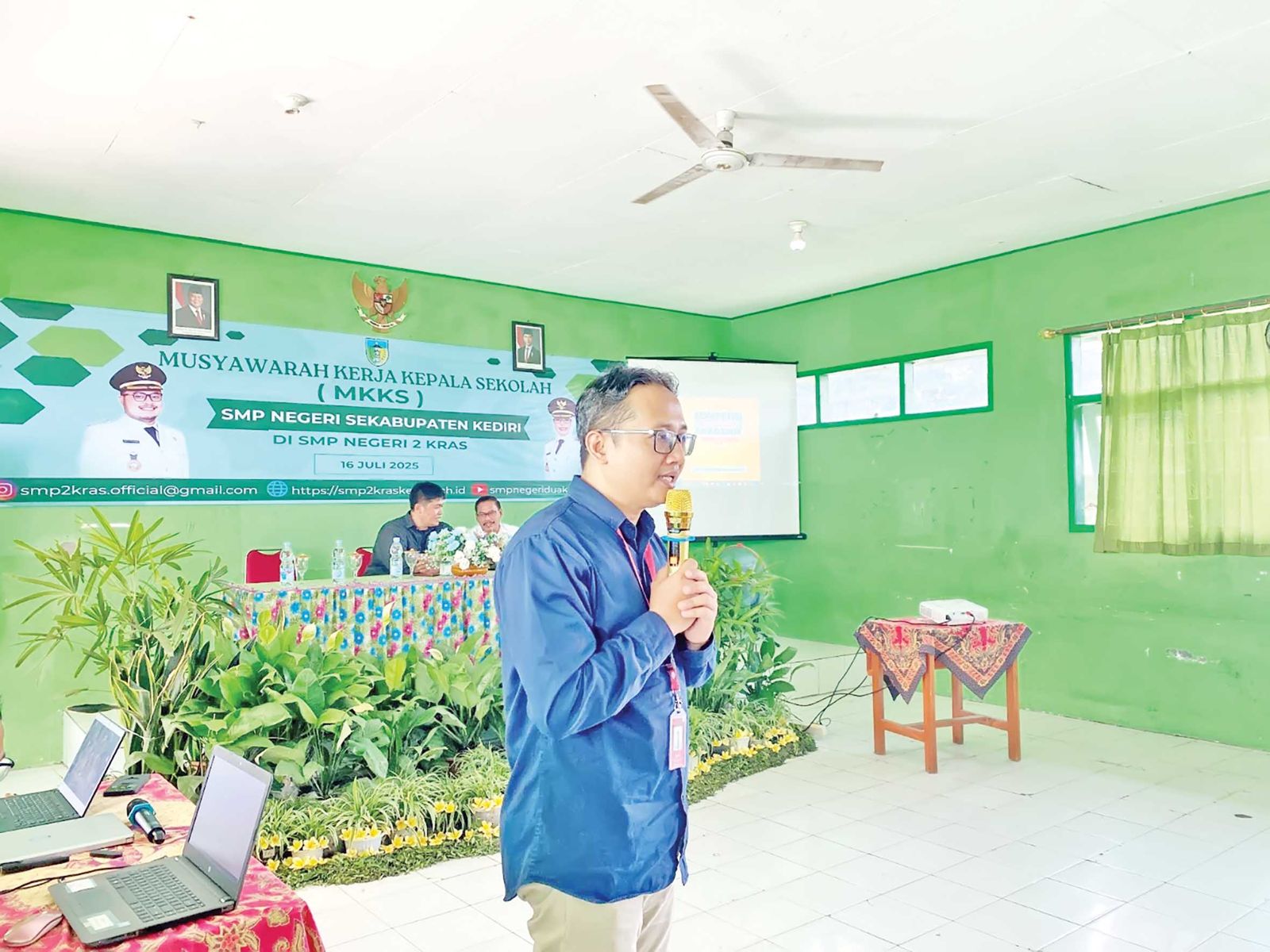 Kepala Cabang Neutron Kediri Sutanto membeber teknis Kompetisi Kompetensi Akademik yang jadi ajang try out siswa jelang tes kemampuan akademik.